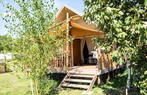 Brehemont House | Flower Camping Loire et Châteaux * - Lodge Toilet Comfort 25m2 (2 bedrooms) - with sanitary facilities - covered terrace 4 people