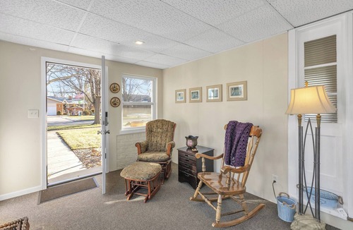 Frankenmuth House | Frankenmuth Dawdy Haus with Hot Tub and Massage Chair- 2 blocks from main street