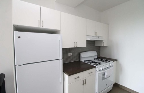 East Hyde Park Apartment | FRONTDESK 1BR Apt near Garden of the Phoenix