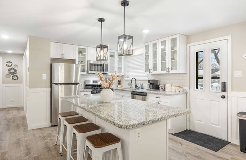 Wasco House | Fully Renovated 4 BR/2BA House. Great location! Close to restaurants and parks.