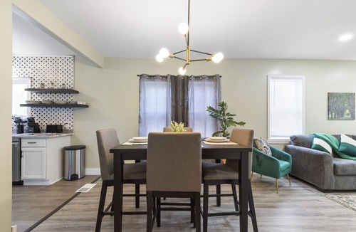 Ferndale House | Funky Ferndale Pad Walk DT Ferndale
