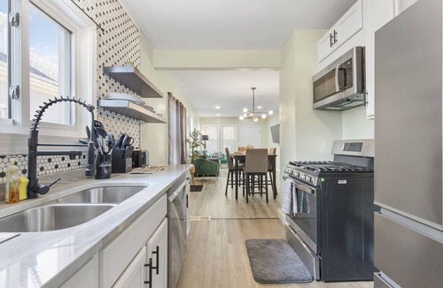 Ferndale House | Funky Ferndale Pad Walk DT Ferndale