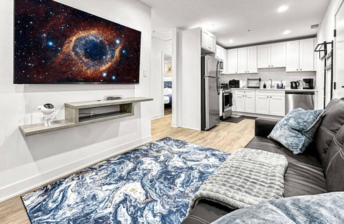 Lavergne Apartment | Galactic Getaway - 15 Min to Midway - Easy Access to Chicago