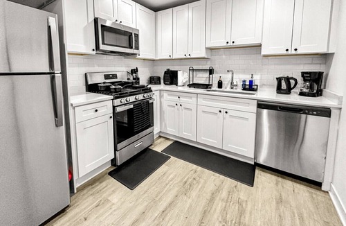 Lavergne Apartment | Galactic Getaway - 15 Min to Midway - Easy Access to Chicago