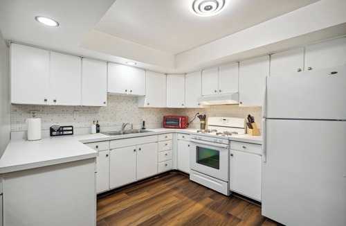 Michigan City House | Game room/Hot Tub/Pet Friendly/Big Groups 20+