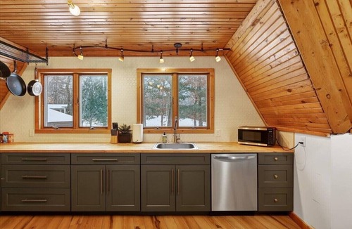 Smyrna Apartment | Geodome at the Lake: Hot Tub, Games, Sleeps 12!
