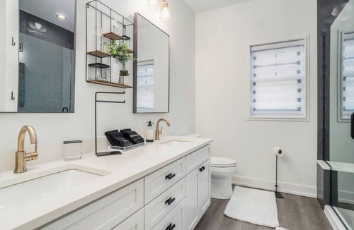 Holland Condo | George 201 Charming Condo on 8th w/ Deck