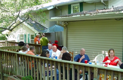 Bellmore House | Get-Away to Peace & Nature Heaven w/bubbling brook & Sugar Creek access.