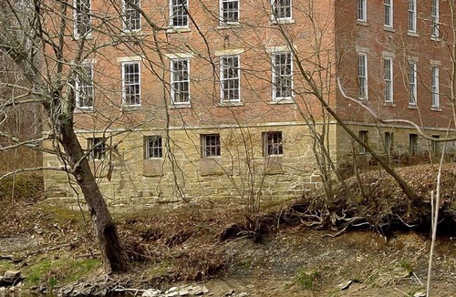Bellmore House | Get-Away to Peace & Nature Heaven w/bubbling brook & Sugar Creek access.
