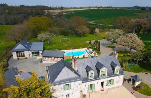 Chateau-Gontier Cottage | Gites for 10 people in the heart of Mayenne