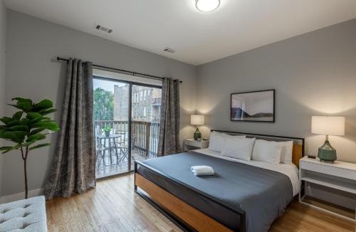 Old Town Apartment | Go Grand in This Massive Old Town Mansion - Sleeps 22! apts
