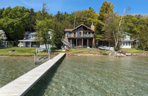 Beulah House | Golden Crystal Shores