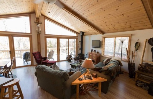 Minocqua Cabin | Gorgeous lakefront Minocqua home