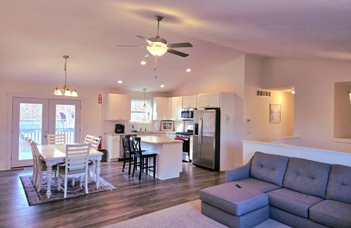 Wyoming House | Grand Rapids Area Stay, Shopping and Entertainment