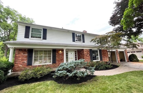 Bloomfield House | Grandma Chic 5-bedroom house in lovely Birmingham with AC, WiFi