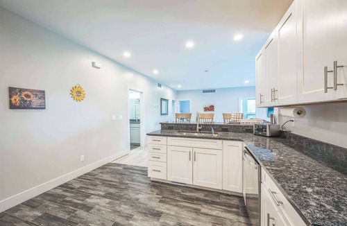 Grass Lake Apartment | Grass Lake 8BR Retreat w Games & Fire Pit