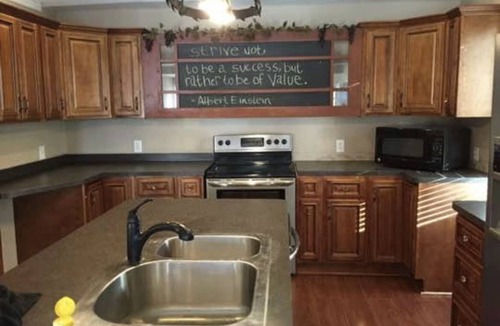 Commerce Township House | Great Location! open floor plan SLEEPS 10 sandy beach and Island