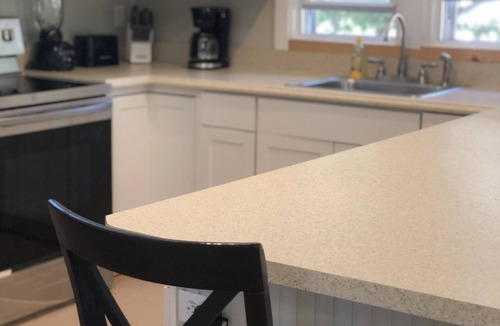 Charlevoix House | Green Street Getaway! Walk to town! 3.5 Miles to the Castle!