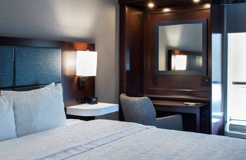 Lincolnshire Hotel | Hampton Inn & Suites Chicago/Lincolnshire