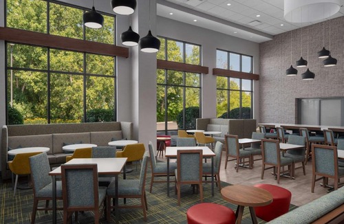 Grand Rapids Hotel | Hampton Inn & Suites Grand Rapids-Airport 28th St