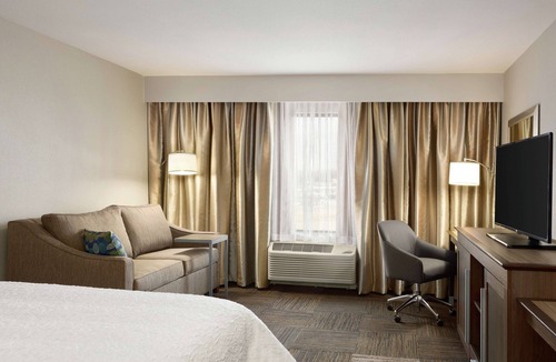 Minooka Hotel | Hampton Inn & Suites Minooka