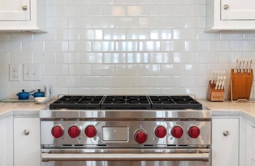 Harbor Springs Cottage | Harbor Cottage: 4 BR, 3.5 BA Cottage in Harbor Springs , Sleeps 12