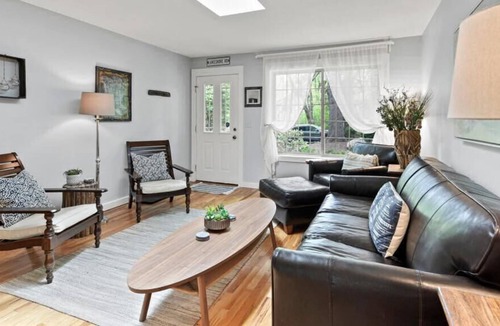 Harbert Cottage | HARBOR COUNTRY: Minutes from Warren Dunes State Park and downtown Sawyer