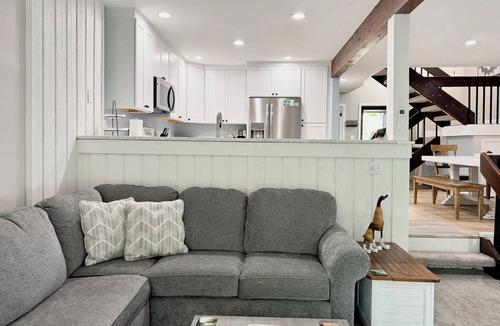 Harbor Springs House | Harbor Cove #45 – Modern Comfort Near the Shore