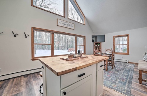 Harbor Springs Cottage | Harbor Springs Home: 1 Mi to Nubs Nob Ski Resort