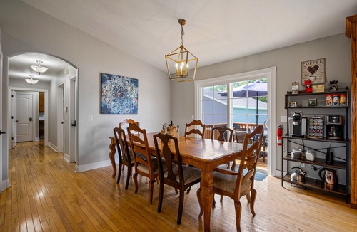 Dorr House | ★ Heated Pool, Hot Tub, Blackstone, Fire Pit, Billiards, Game Room & More!