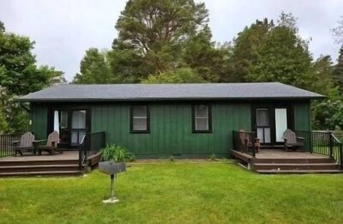 Hessel Cabin | Hessel Bay Cabin #6: Lake Huron waterfront cabin sleeps 4.