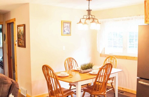 Wetmore House | Hiawatha’s Hideaway Northwoods Cabin Near Pictured Rocks & Area Lakes