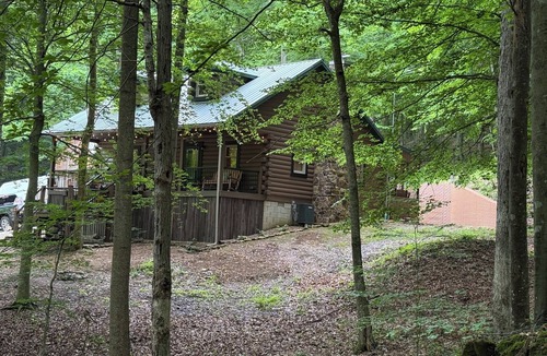 Birdseye Cabin | "Hidden Oaks" Log Cabin at Patoka Lake-French Lick - Southern Indiana Escape!