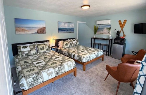 Rapid River Hotel | Hillcrest Motel