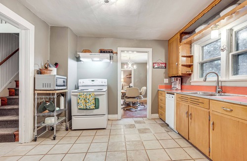 Wakefield Cottage | Hillside Home on 4 Wooded Acres by Sunday Lake