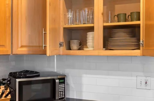 Mount Adams House | Hilltop Haven in Mount Adams