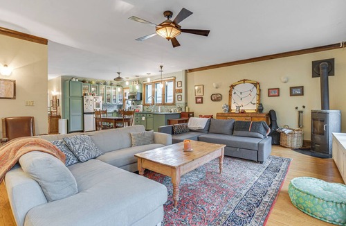 Bucktown House | Historic 1930s Retreat! Walk to Wicker Park