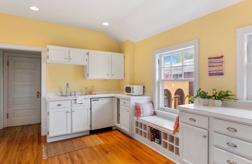 South Evanston House | Historic Coach House in Evanston One Block to Beach and Close to Town and NU!