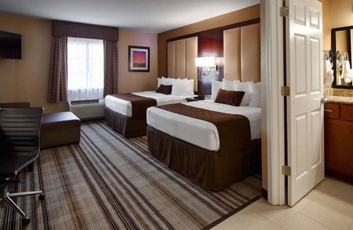 Crawfordsville Hotel | Historic Crawfordsville Stay | Wabash College - 3.9 mi | w/ Parking & Breakfast