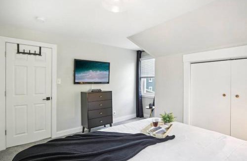 Brewers Hill House | Historic Home in Brewers Hill with hot tub!