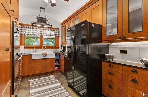 Lake Geneva House | Historic Lake Geneva 🏡. Walk 2 Everything! IN THE HEART OF DOWNTOWN!