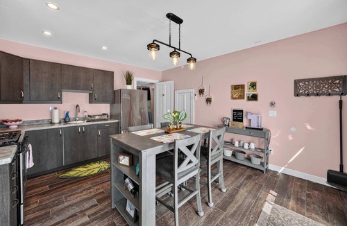 West Washington Apartment | Historic Studebaker Carriage House- Lower Level