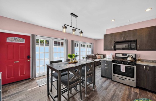 West Washington Apartment | Historic Studebaker Carriage House- Lower Level