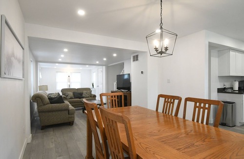 Michigan City House | Holiday House! Fully Renovated House, Minutes to EVERYTHING, Pet Friendly!