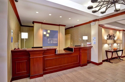 Alpine Center Hotel | Holiday Inn Express Hotel & Suites Grand Rapids-North, an IHG Hotel