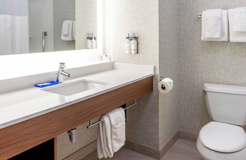 Lake Zurich Hotel | Holiday Inn Express Hotel & Suites, a Lake Zurich-Barrington by IHG