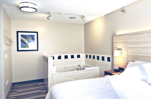 Logansport Hotel | Holiday Inn Express Hotel & Suites Logansport by IHG