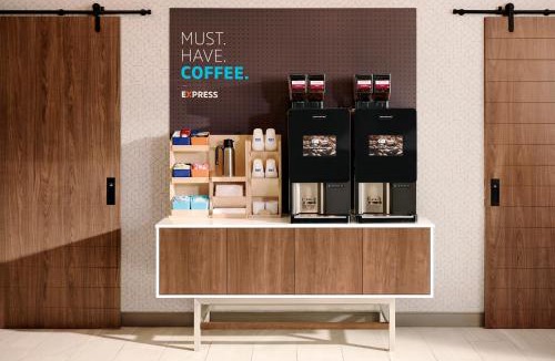Dimondale Hotel | Holiday Inn Express Hotel & Suites Lansing-Dimondale by IHG