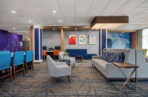 Muskegon Hotel | Holiday Inn Express & Suites Muskegon - Grand Haven by IHG