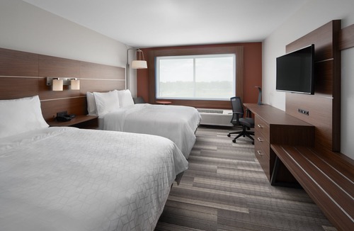 Elkhorn Hotel | Holiday Inn Express & Suites Elkhorn - Lake Geneva Area by IHG